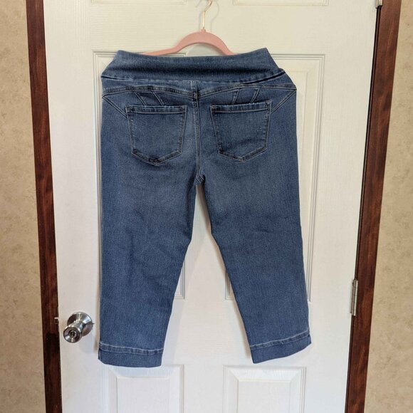 EST. 1948 Denim Size 6 Hi-Rise Capris Pull-On Pants - Picture 2 of 2